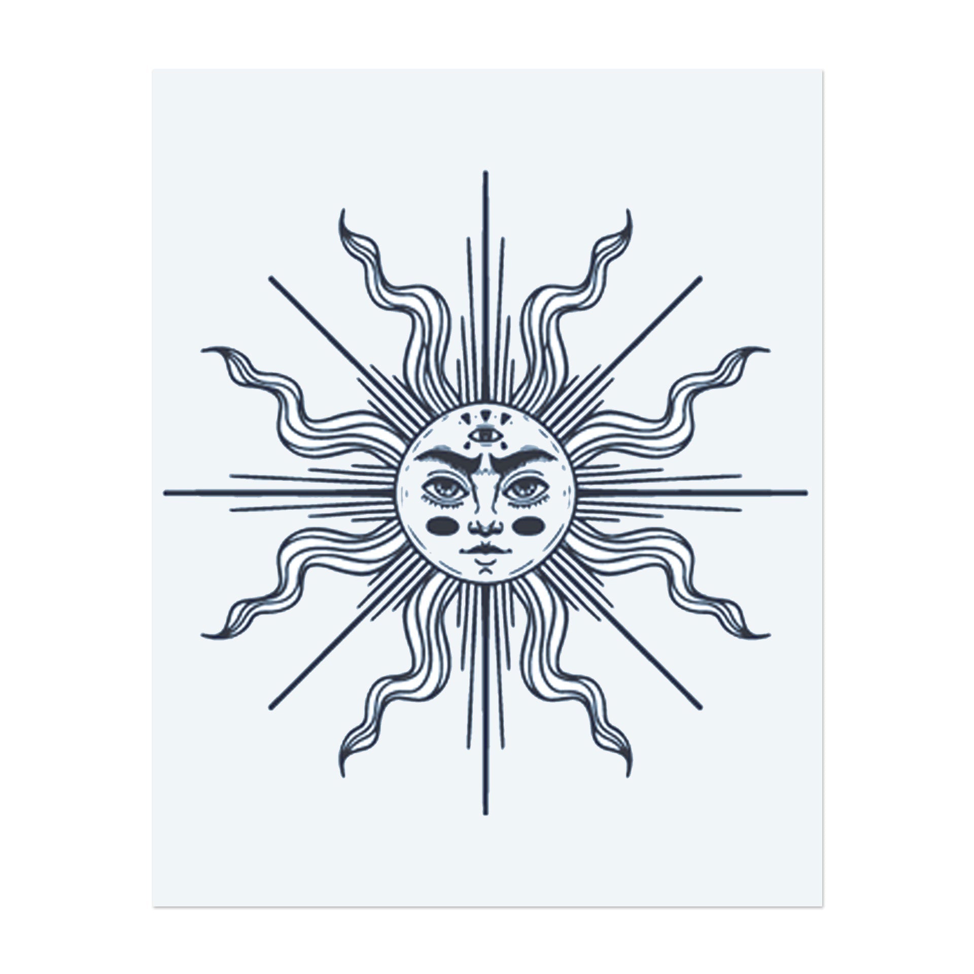 Eine wunderschön detaillierte Sonne mit einem Gesicht, deren Strahlen sich in komplizierten Mustern ausbreiten. Dieses Tattoo symbolisiert Positivität, Energie und Erleuchtung und ist perfekt für jemanden, der Licht, Wachstum und eine optimistische Einstellung zum Leben schätzt.