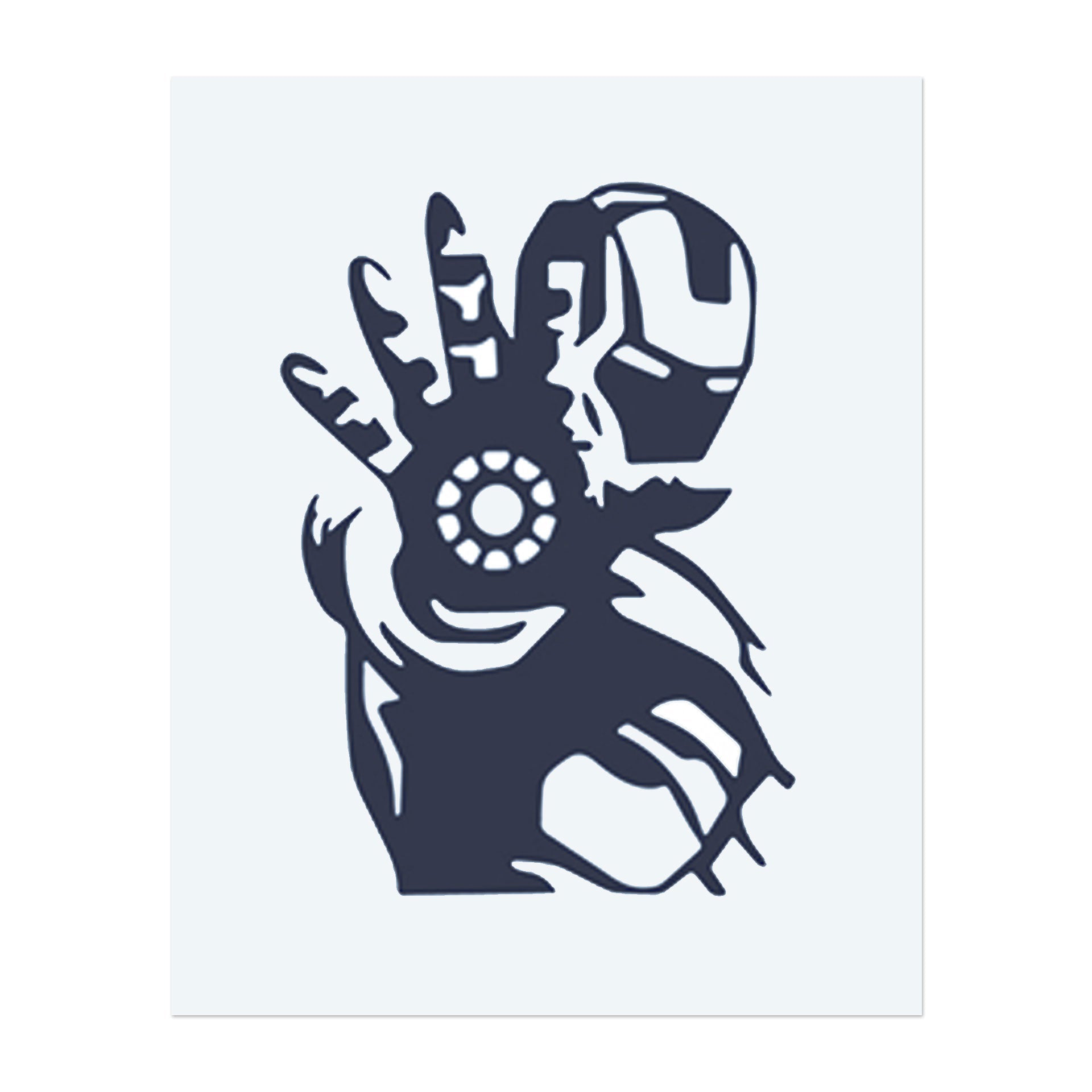 Eine Nahaufnahme von Iron Mans gepanzerter Hand, mit leuchtendem Arc-Reaktor. Dieses Tattoo symbolisiert Stärke, Technologie und Widerstandsfähigkeit, perfekt für diejenigen, die Innovation, Mut und die Kraft des Willens schätzen.