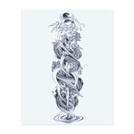 Dieses Sleeve zeigt einen majestätischen Drachen, der sich durch Wolken und Wasser windet, mit der Sonne darüber. Das Tattoo symbolisiert Balance, Macht und den ewigen Kampf zwischen Feuer und Wasser.