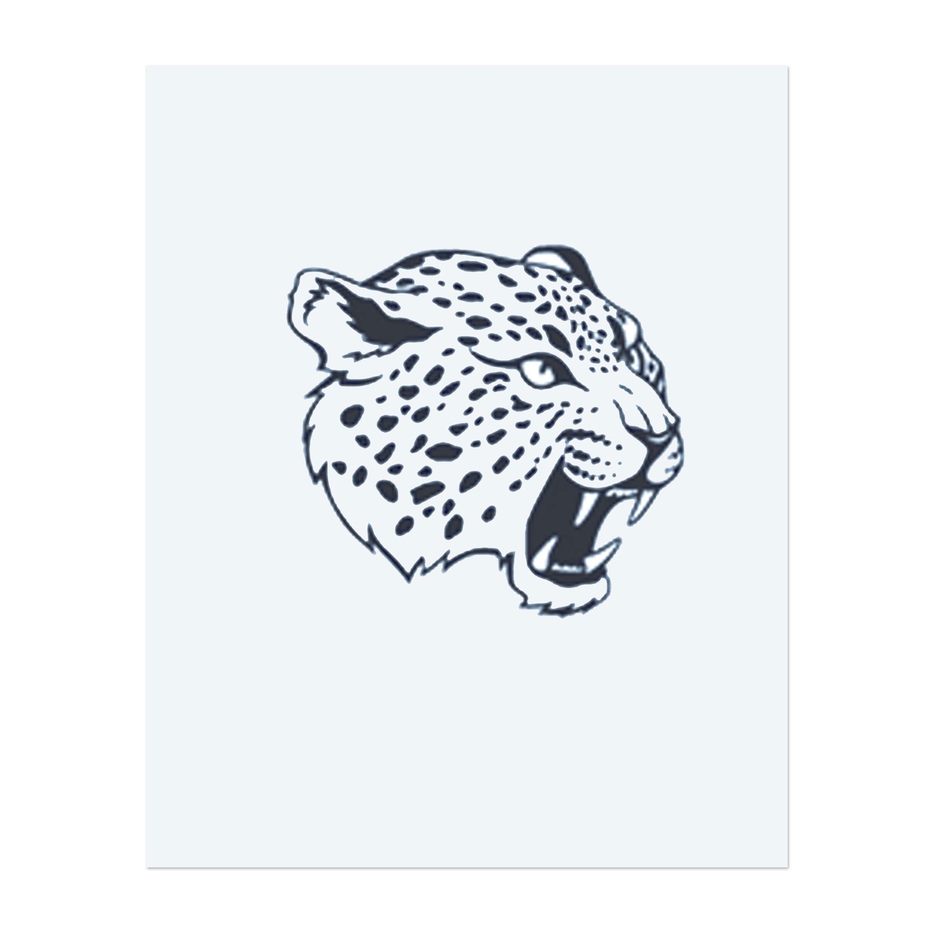 Ein brüllender Leopardkopf, der Stärke, Macht und Selbstvertrauen symbolisiert. Ein kühnes Symbol für diejenigen, die ihre wilde Seite umarmen und furchtlos Herausforderungen begegnen.