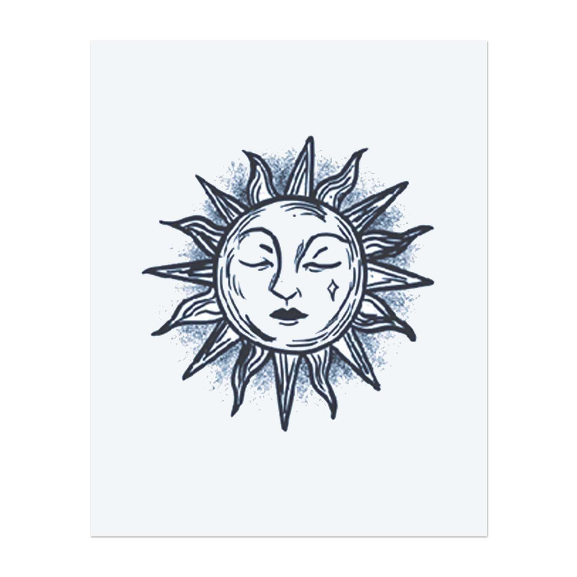 Ein Minimalistes Tattoo eines Halbmonds mit einem sanften Gesicht, das eine Träne weint. Sanfte Wolken wirbeln um ihn, was ein träumerisches, mystisches Gefühl hinzufügt. Das Design ruft Emotionen und Ruhe hervor, gezeichnet in zarten Linien mit einem Hauch von Magie.